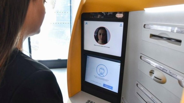 El primer cajero del mundo que entrega dinero con la cara estará en España a final de año
