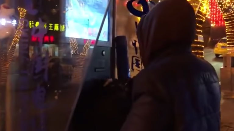 El hombre que hackeó una cabina de teléfonos