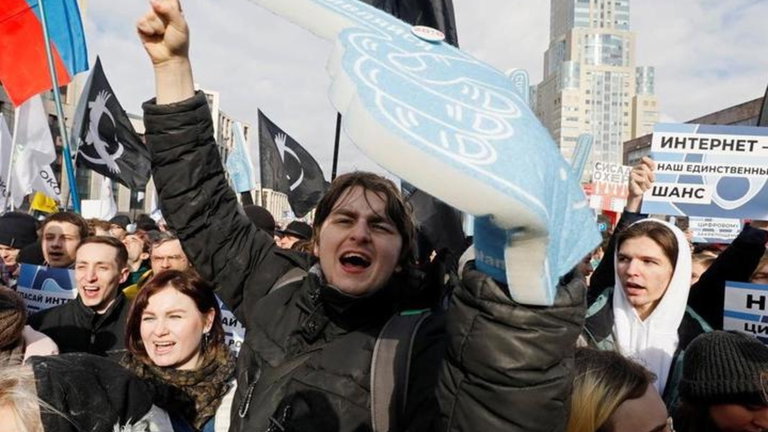 Protestas en Rusia contra la desconexión del país del Internet global