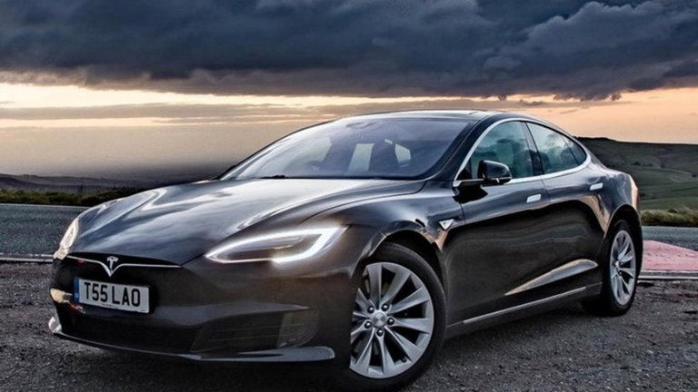 En qué consiste el nuevo programa de referidos de Tesla y cuáles son sus premios