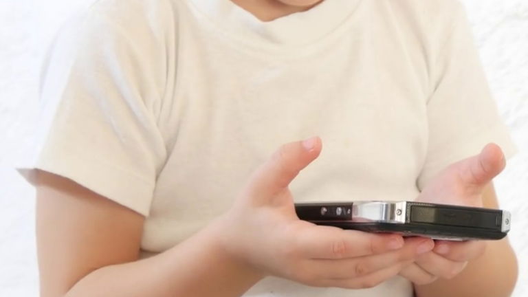 El gobierno chino podría limitar ciertas apps entre niños y niñas