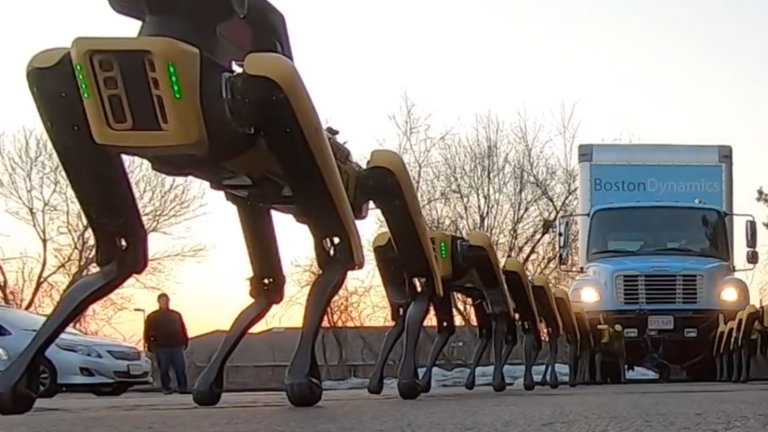 Una jauría de robots de Boston Dynamics consigue arrastrar un camión
