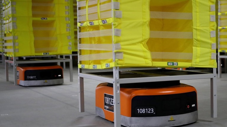 Amazon asegura que les separa una década para la automatización de sus almacenes