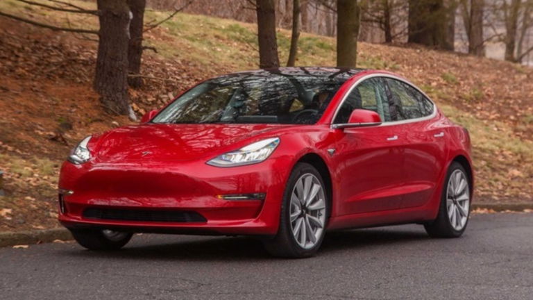 Por qué Tesla ofrece un Model 3 con tan solo 150 kilómetros de autonomía