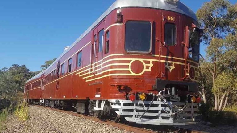 El primer tren solar del mundo ya es una realidad, cómo funciona y qué función ejerce