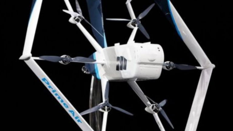 Amazon muestra su futuro con drones y robótica