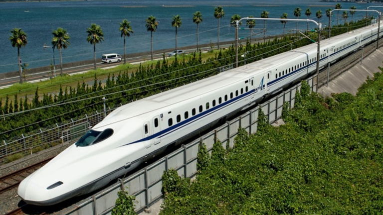Una babosa detiene el tren de alta velocidad en Japón