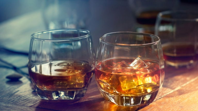 Crean el primer whisky diseñado por una inteligencia artificial