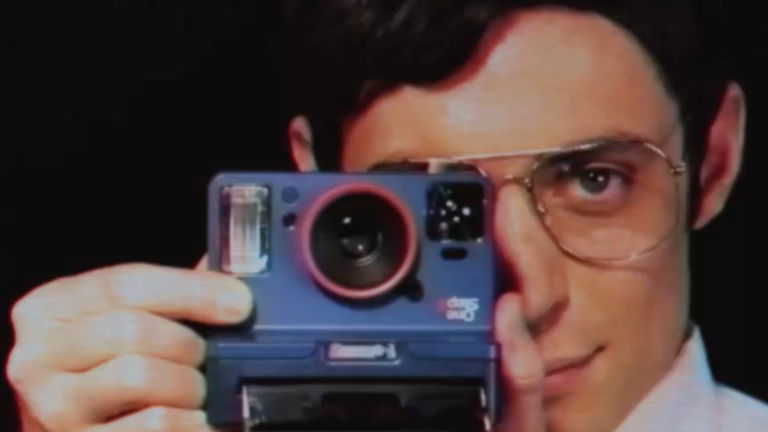 Polaroid se alía con 'Stranger Things' en una edición especial de su cámara OneStep 2