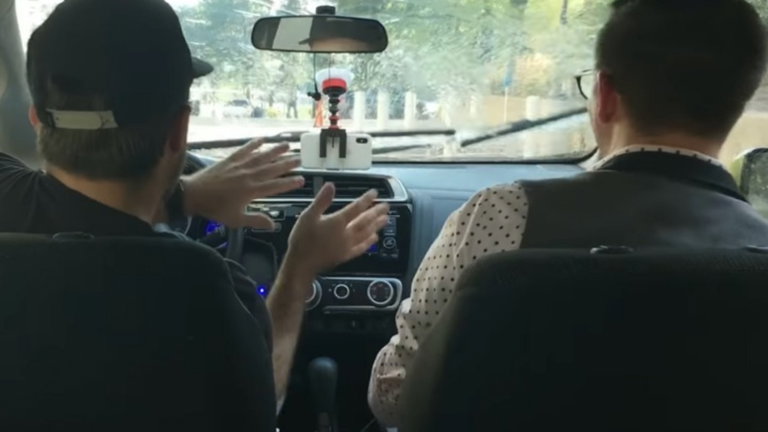 Limpiaparabrisas al ritmo de la música es lo que menos necesitas en tu coche