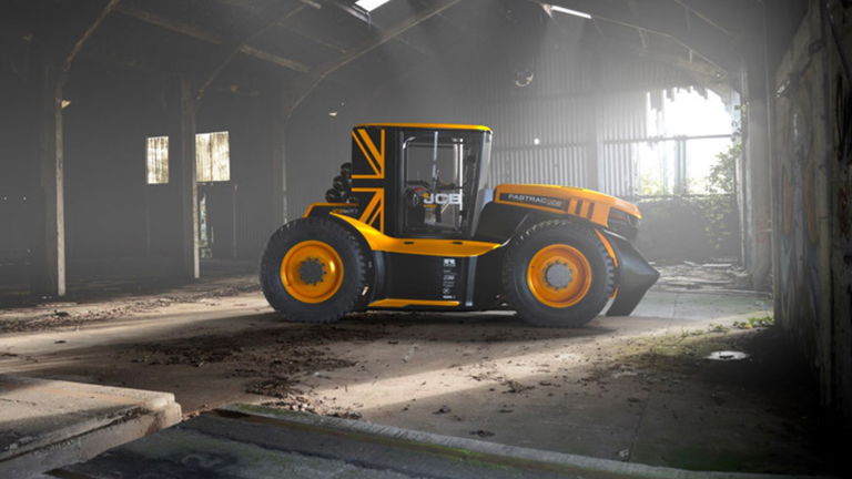 JCB Fastrac Two, el tractor más rápido del mundo, que alcanza los 241 km/h, en vídeo
