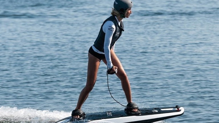 Awake RÄVIK_S, la tabla de surf que se pondrá de moda el próximo verano