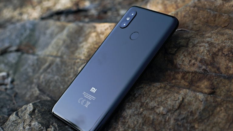 Xiaomi aún no ve factible incluir la cámara bajo la pantalla de sus dispositivos