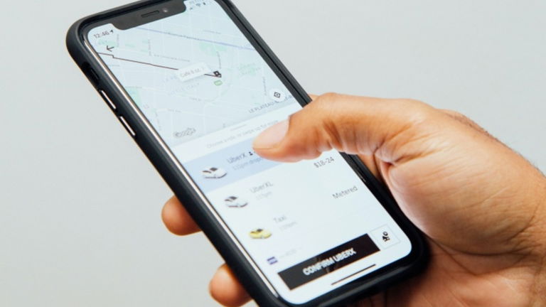 Uber traducirá a los pasajeros para contactar con el conductor