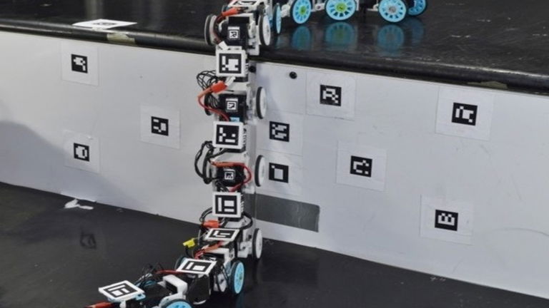 Crean un robot con forma de serpiente para ayudar en tareas de rescate