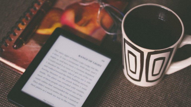 Esta es la literatura tecnológica que te recomendamos en el Día del Libro