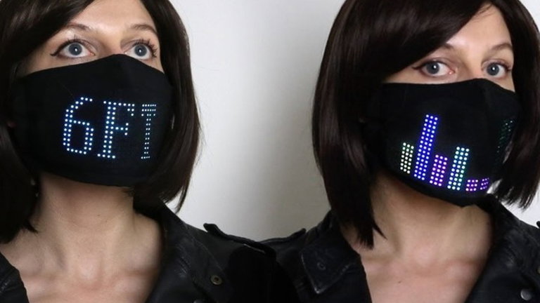Crean una mascarilla con panel LED para guardar la distancia de seguridad