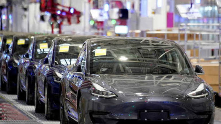 Date una vuelta por la planta de producción de Tesla en Shanghai en esta cuarentena
