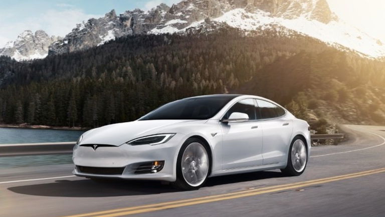 Tesla, la polémica con la EPA y el récord de autonomía en un coche eléctrico