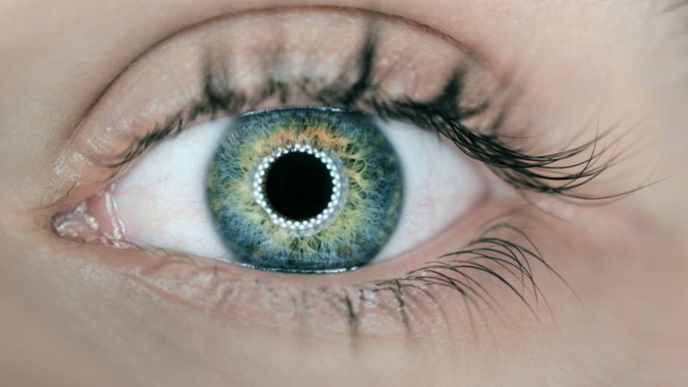 El ojo artificial impulsado por luz solar ya es una realidad