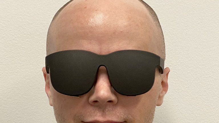 Facebook quiere innovar con las gafas de realidad virtual más cómodas y ligeras