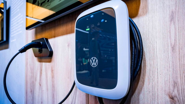 Volkswagen lanza al mercado su estación de carga doméstica para coches eléctricos