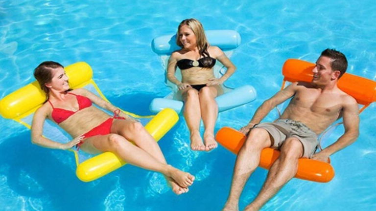 Los mejores flotadores para no pasar desapercibido en la playa