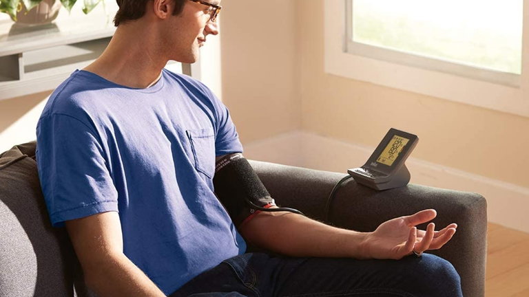 Los mejores tensiómetros de brazo para tenerlo todo bajo control