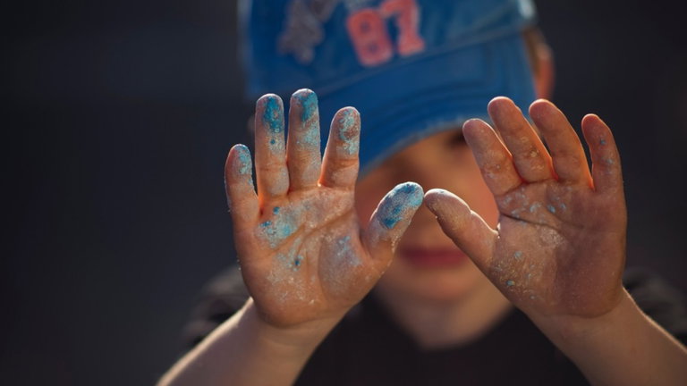 Deja que los más pequeños se embadurnen con estas pinturas de dedos