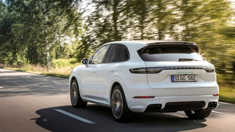 Por qué Porsche sí sabe sacar rédito a las versiones PHEV en el Cayenne y Panamera