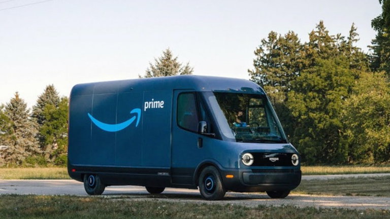 Amazon y Rivian buscan modernizar la mensajería del futuro