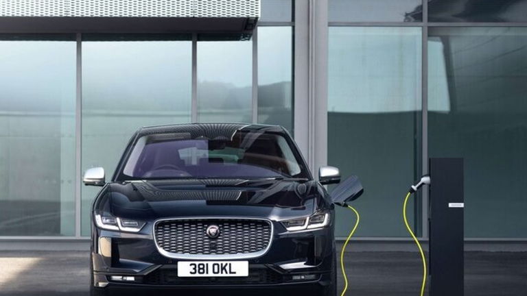 Jaguar solo venderá coches eléctricos en 2025, una apuesta que seguirán otros competidores