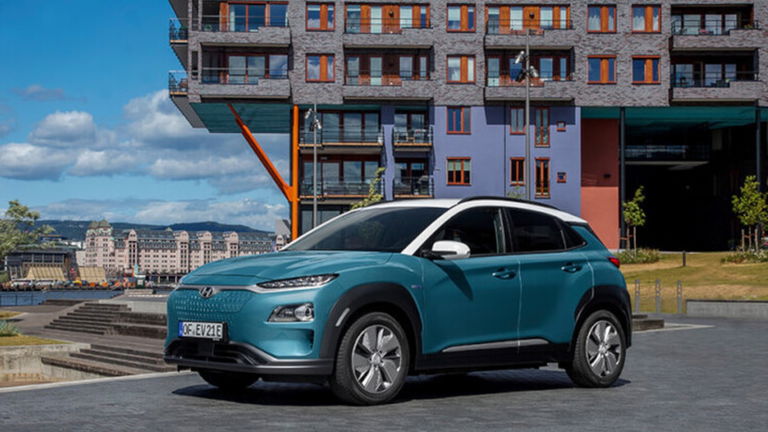 Por qué la NHTSA aconseja a los usuarios del Hyundai Kona eléctrico guardar distancia