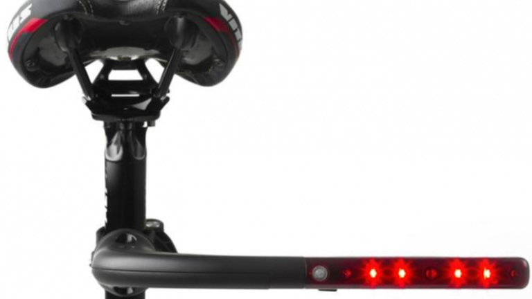 Crean una luz especial para garantizar la seguridad de los ciclistas en carretera