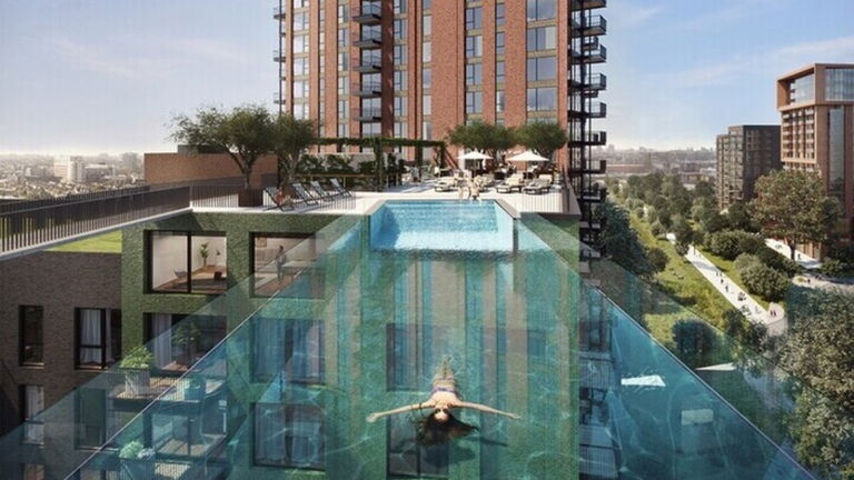 Sky Pool, la piscina que permite hacer largos de un edificio a otro a 35 metros