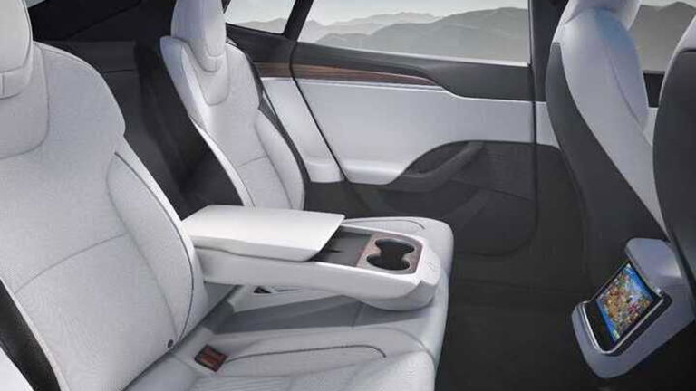 El lanzamiento del Tesla Model S Plaid ha dejado 2 importantes novedades en segundo plano