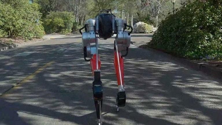 Cassie, el robot bípedo capaz de recorrer 5 kilómetros con una sola carga de batería
