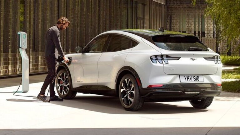 El Ford Mustang Mach-E bate un récord de autonomía de coches eléctricos