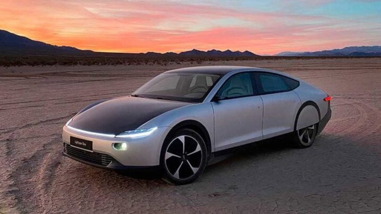 Lightyear One, el coche con paneles solares logra rodar 710 kilómetros con solo 60 kWh