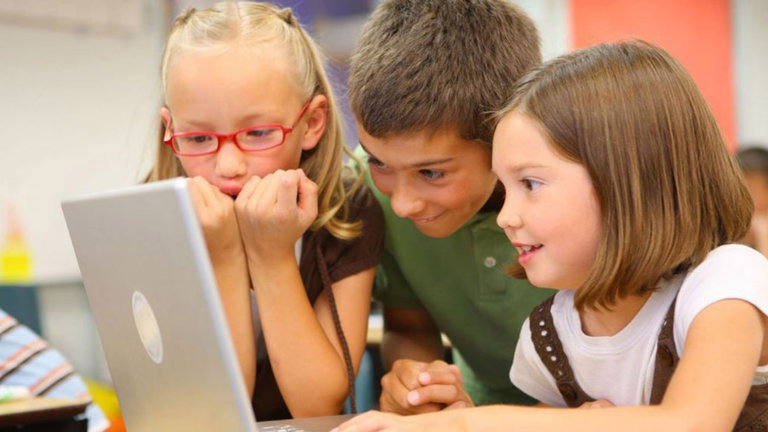 Esto es lo que tus hijos deberían saber antes de navegar en la web