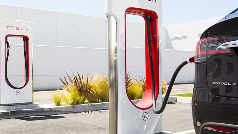 Tesla acaba con el rumor, abrirá su red Supercharger a otros usuarios de coches eléctricos