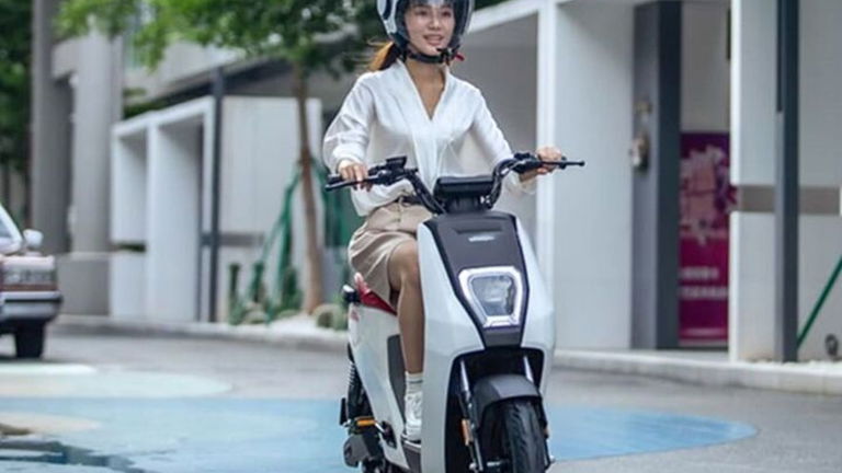 Honda U-BE, un scooter eléctrico de pequeño tamaño creado para disfrutar de la ciudad