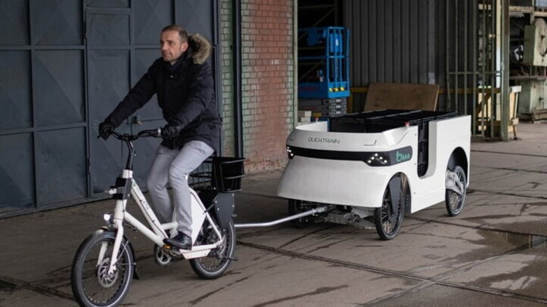 Trailerduck, el remolque eléctrico para bicicletas que será un éxito en el transporte