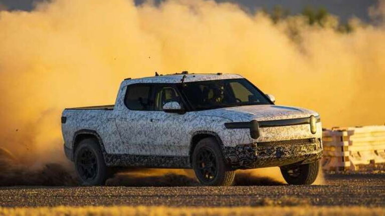 Función Tank Turn, así es esta curiosa forma de girar que, finalmente, Rivian no permitirá