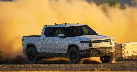 Función Tank Turn, así es esta curiosa forma de girar que, finalmente, Rivian no permitirá