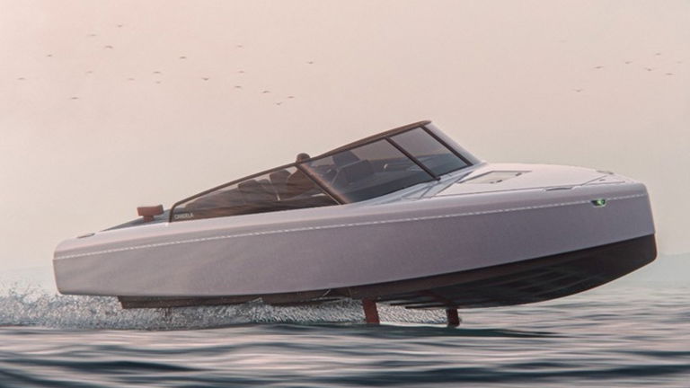 Candela C-8, la embarcación eléctrica que sobrevuela el agua y ya es todo un éxito