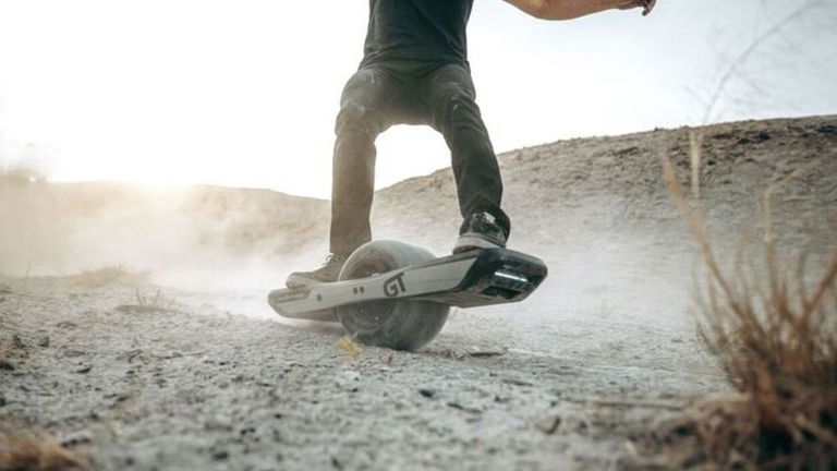 Lanzan un hoverboard de una sola rueda con una autonomía de hasta 50 kilómetros