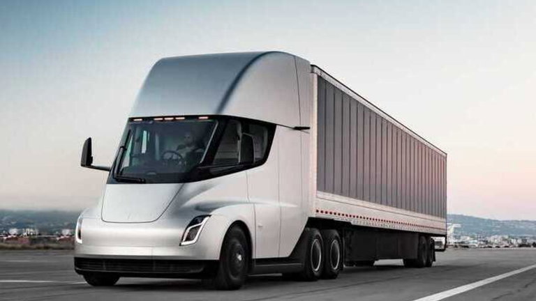 Tesla ya instala el cargador Megacharger pensado para su futuro camión Semi