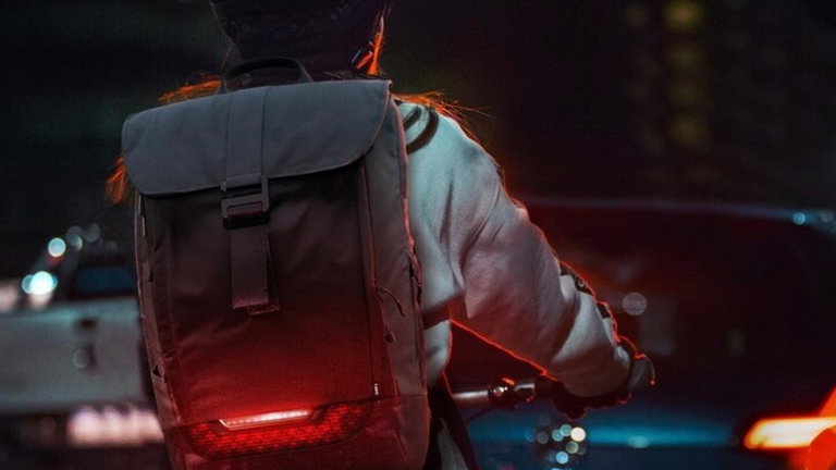 Torch, la mochila especialmente pensada para mejorar la visibilidad del ciclista