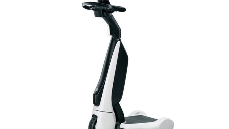 Toyota C + walkT, el patinete eléctrico de 3 ruedas pensado para ejecutivos